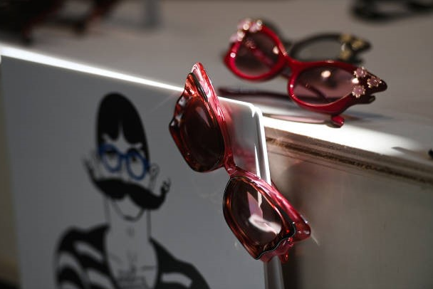 How Italian Acetate Differs from Injection-Molded Sunglasses